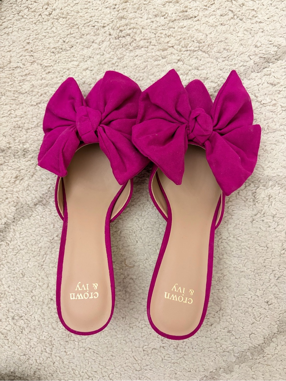 crown & ivy Fuchsia Bow Slide Mules